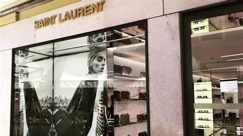 st laurent shopping guide.